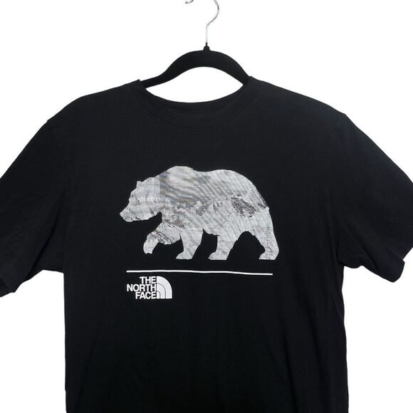 The North Face small Men's Bear On The Move Standard-Fit Graphic T-Shir - Picture 2 of 13